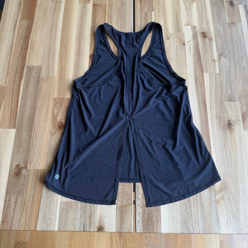Lululemon Two With One Singlet in Black 10 - Picture 2 of 6
